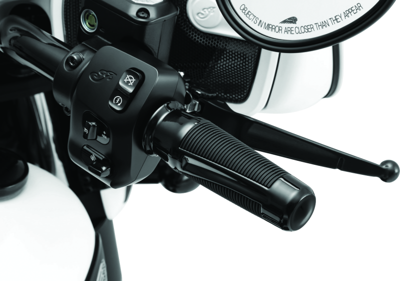 Kuryakyn 5787 Phantom Grips Indian Black - User 1