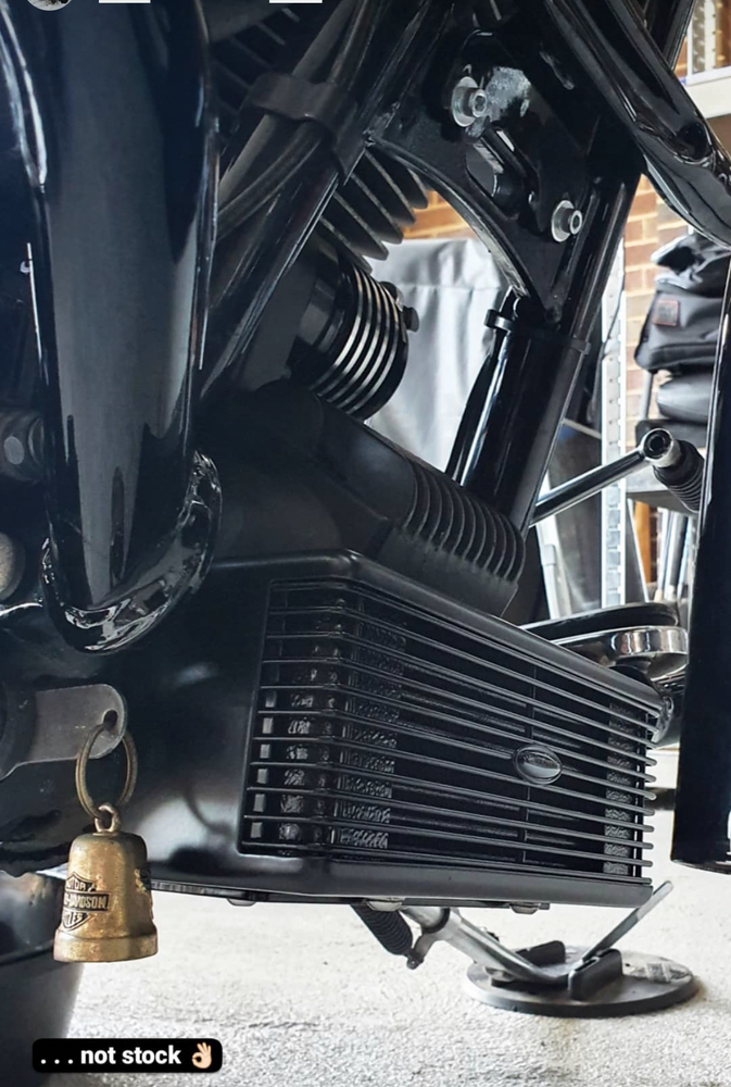 Ultracool Front Mount OIL Cooler TC Touring ` Gloss Black - RF-2G For Harley Touring 2009-2016