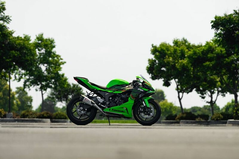 Yoshimura Exhaust AT2 Street 3/4 SYS SO SS SS CF WF - 14642CP522 Kawasaki Ninja 2019-2025