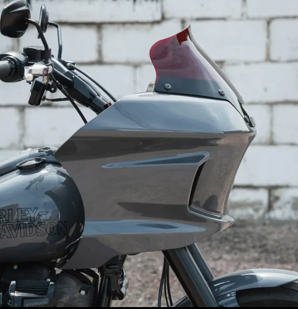 Klock Werks Kolor Flare™ Windshield - KWW-02-0622 For Harley Softail Low Rider 2022-2025