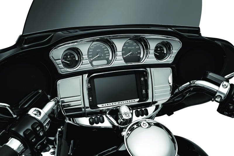 Kuryakyn 7283 Switch Panel Accent 14-Up Touring Models Chrome - User 1