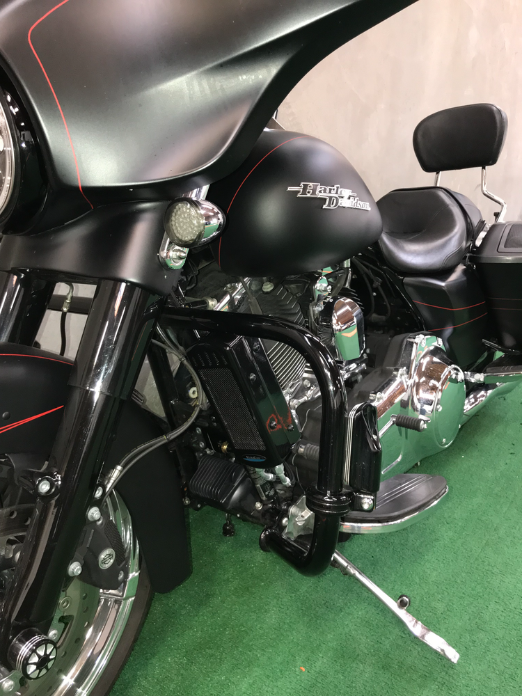Ultracool Side Mount OIL Cooler TC Touring ` Gloss Black - SMT-2G For Harley Touring 2009-2016
