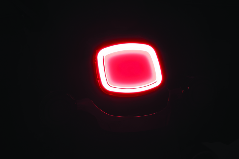 Kuryakyn 2913 Tracer LED Taillight Smoke Lens Without License Light - User 1