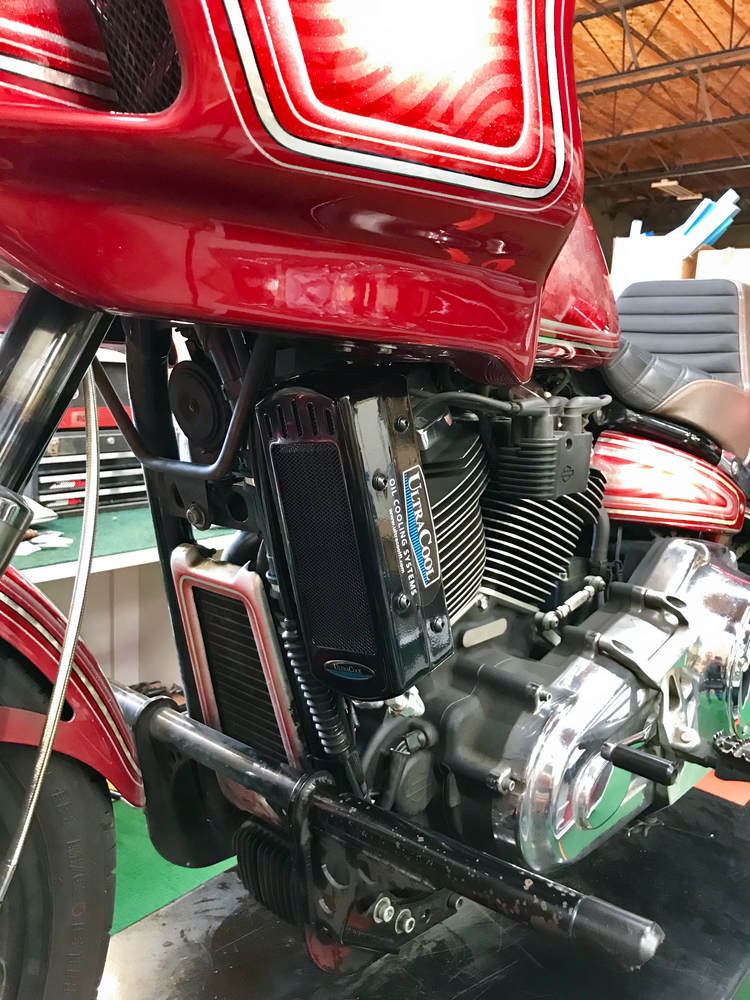 Ultracool Side Mount OIL Cooler M8 Softail ` Gloss Black - SMS8-1G For Harley Softail 2018-2023