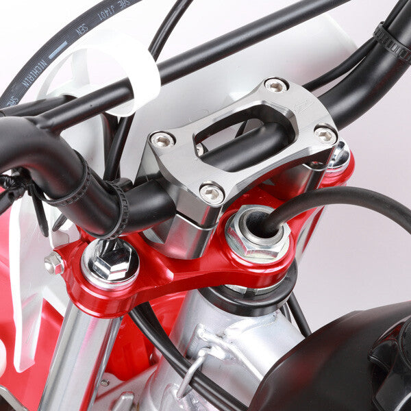 Zeta TOP Clamp CRF125/L RED - ZE12-1102 Honda CRF110F / CRF125F 2013-2026