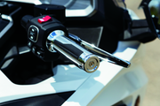 Kuryakyn 6764 Omni Grips Chrome - User 1