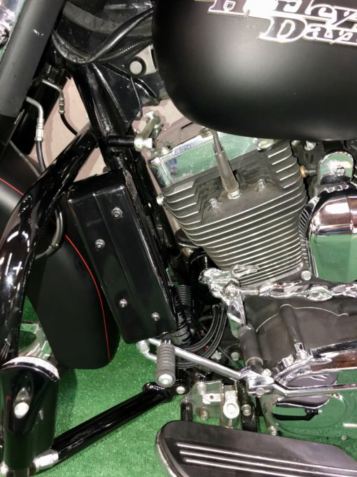Ultracool Side Mount OIL Cooler TC Touring ` Gloss Black - SMT-2G For Harley Touring 2009-2016