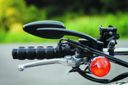 Kuryakyn 6337 ISO Grip Triumph Black - User 1