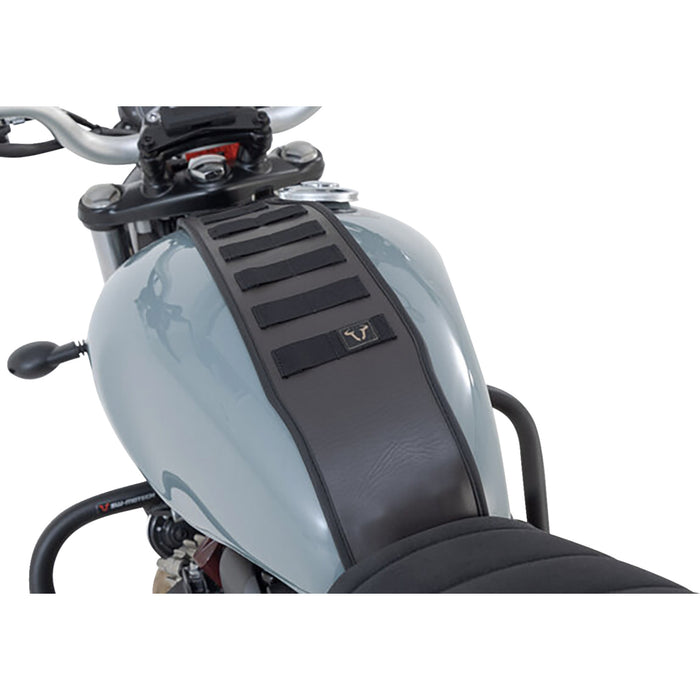 SW-MOTECH 3581-0011 BC.TRS.11.667.50100 Legend Gear Tank Strap System with la1 accessory bag - triumph '16-'24
