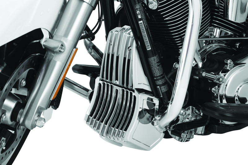 Kuryakyn 6417 Oil Cooler Cover Milwaukee-8 Chrome - Photo - Primary