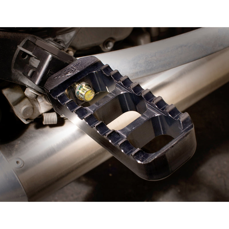 Joker Machine Footpeg - 08-61-4B Triumph Bonneville / Scrambler 2001-2016