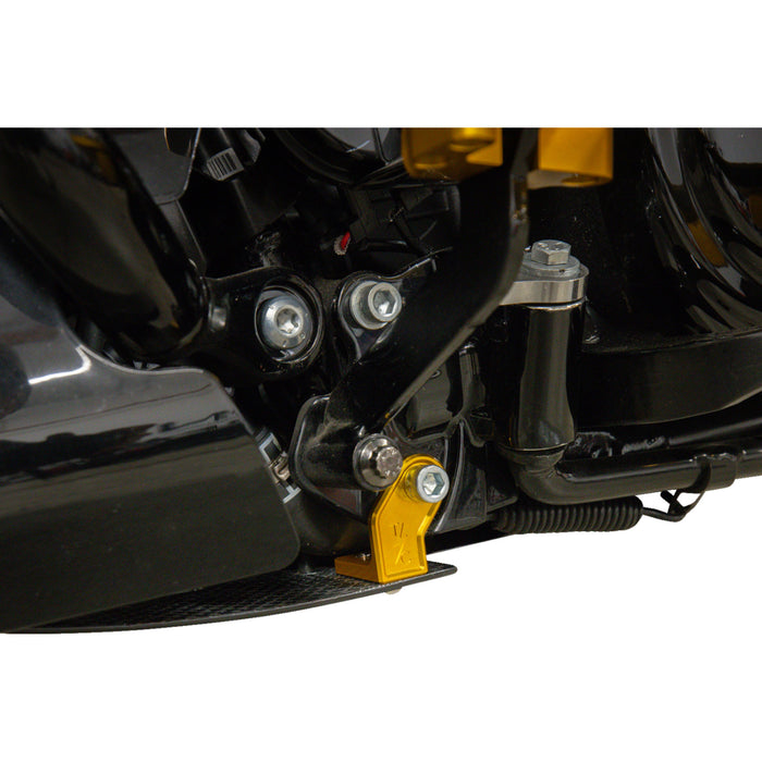 THRASHIN SUPPLY CO. 0506-2531 TSC-3034-5 Carbon Fiber Skid Plate Skid Plate - Carbon Fiber/Gloss - With Gold Brackets - FLHX/FLTRX