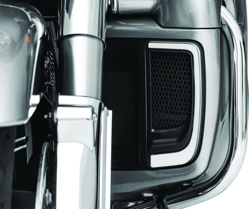 Kuryakyn 5064 Tracer Lower Fairing Grill Black - User 1