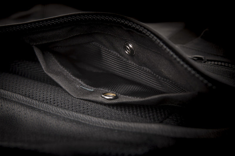 Concealed pocket on Blockade Vest