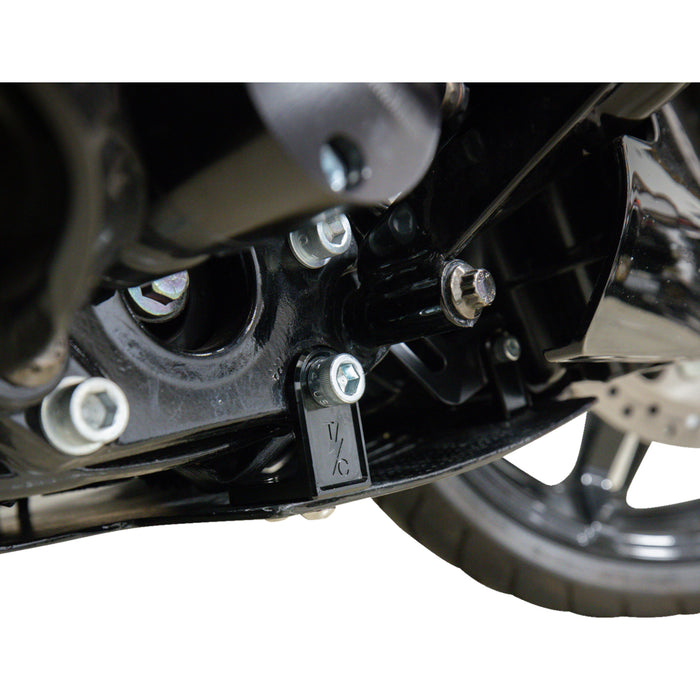 THRASHIN SUPPLY CO. 0506-2532 TSC-3035-1 Forged Carbon Fiber Skid Plate Skid Plate - Carbon Fiber/Forged - With Black Brackets - FLHX/FLTRX