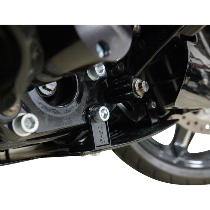 THRASHIN SUPPLY CO. 0506-2529 TSC-3034-1 Carbon Fiber Skid Plate Skid Plate - Carbon Fiber/Gloss - With Black Brackets - FLHX/FLTRX