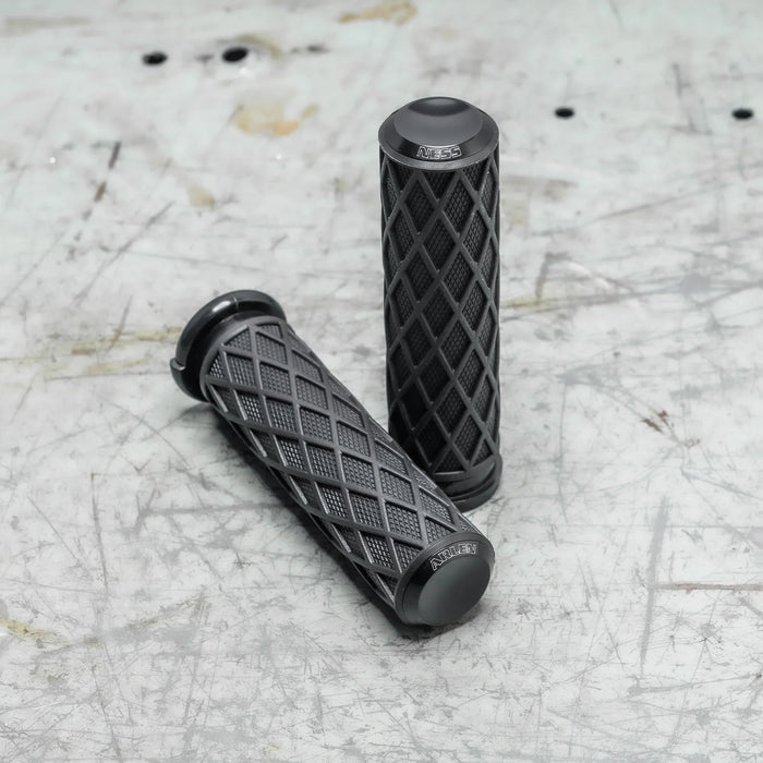 ARLEN NESS 0630-2913 500-007 Grips - Diamond - TBW - Black