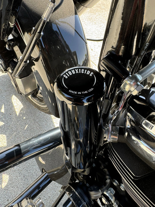 Siouxicide Choppers Radiator Reservoir Cover - Gloss Black, For 2023.5-Up Touring