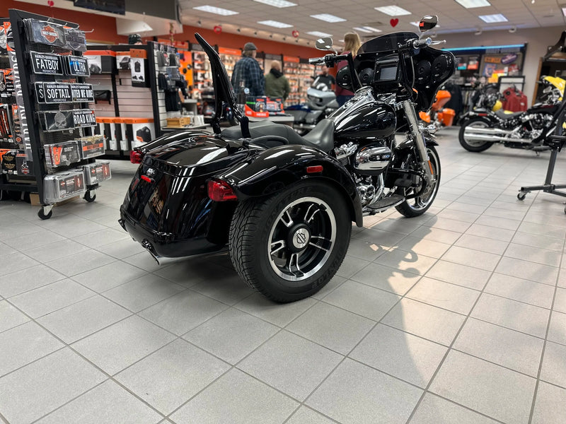 Road Glide 3 & Freewheeler Excalibur Sissybar