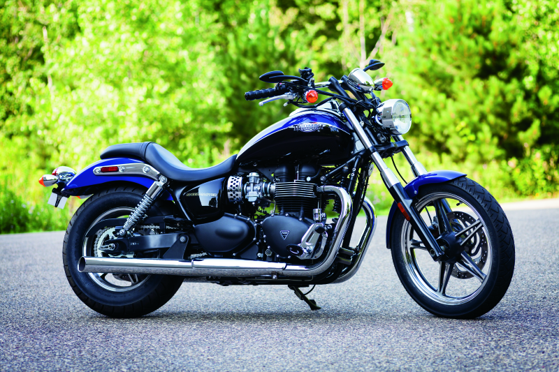 Kuryakyn 6337 ISO Grip Triumph Black - User 1