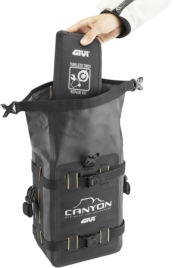 Givi 270-6726 GRT722B CANYON ADV CARGO BAG 8L ENGINE GUARD / TAIL BAG BLACK