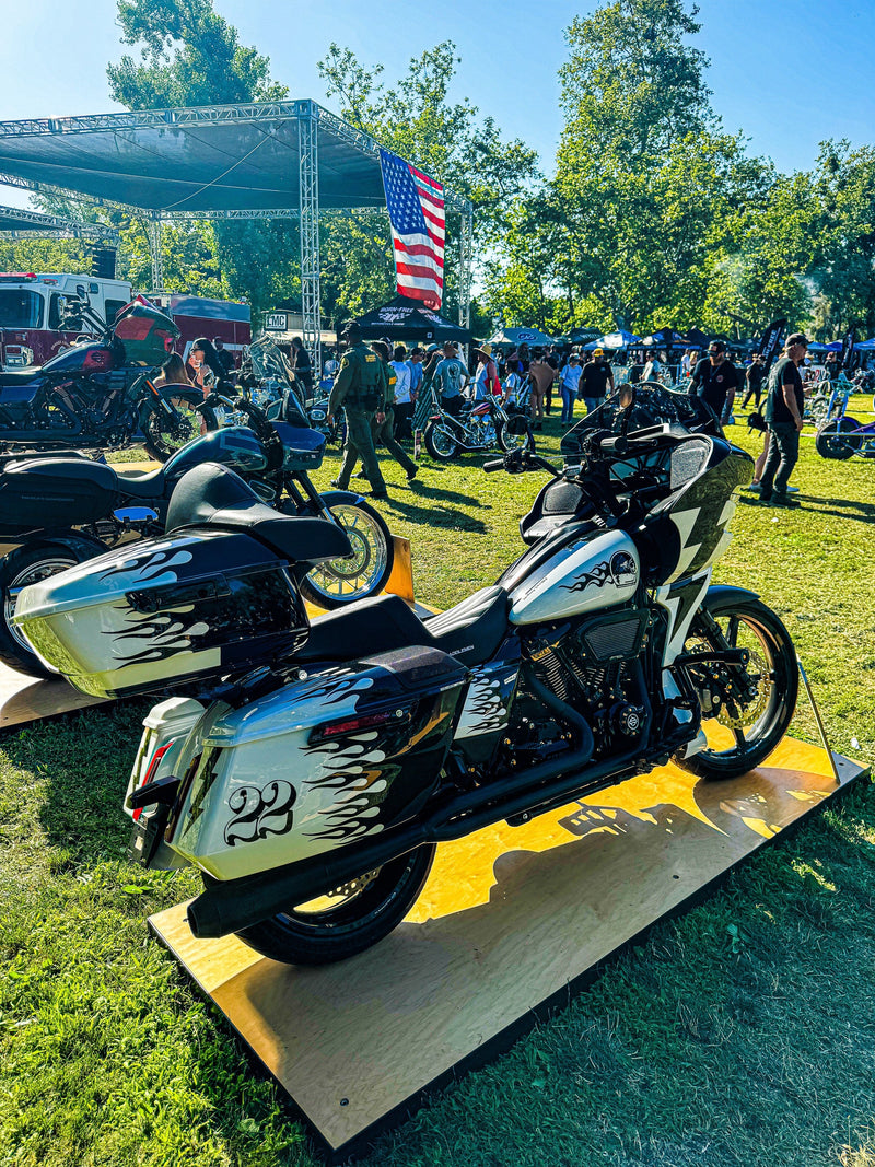 2017-2026 M8 BAGGER - FULL LENGTH TURNPIKE