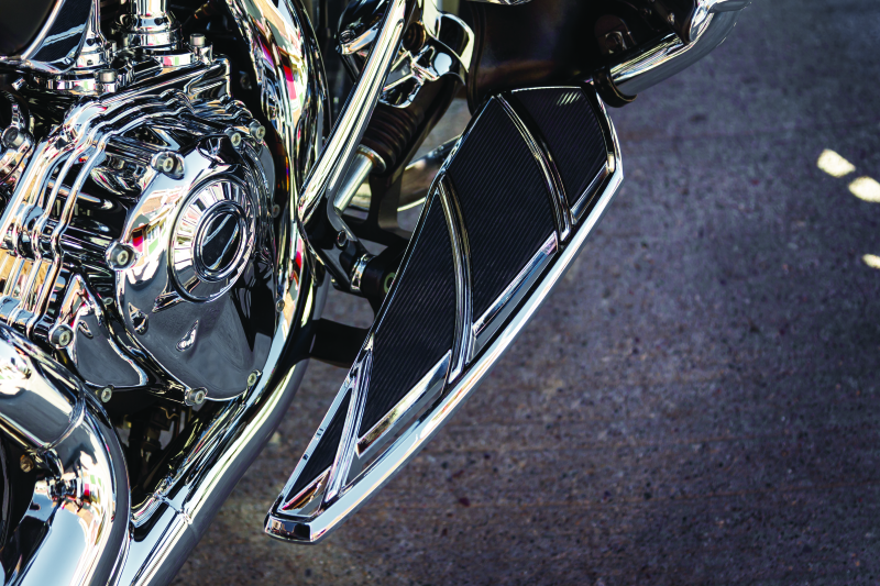 Kuryakyn 5770 Phantom Floorboards Chrome - User 1
