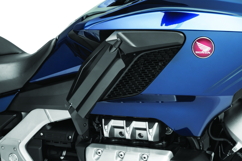 Kuryakyn 6579 Air Deflectors 18-Up Goldwing Dark Smoke - User 1