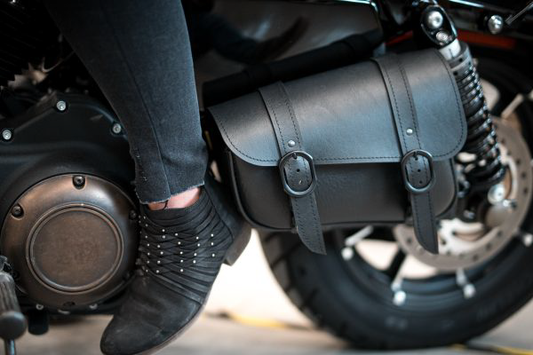 Willie & Max 63-0417 59919-00 BLACK JACK SWINGARM BAG 4L BLACK/BLACK BUCKLE