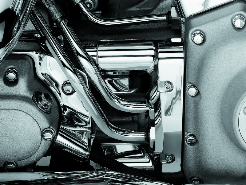 Kuryakyn 8204 Deluxe Oil Line Nacelle Cover 00-06 Softail Models Chrome - User 1