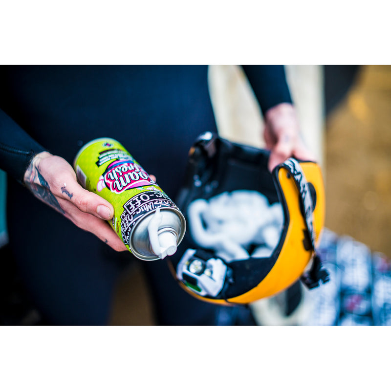 MUC-OFF USA 3704-0293 199US Foam Fresh Foaming Helmet Freshener - 13.5 U.S. fl oz. - Aerosol