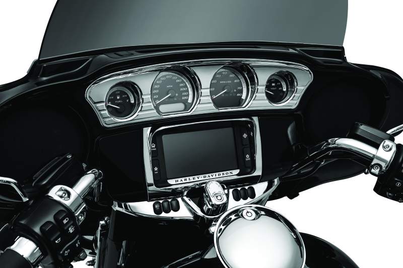 Kuryakyn 7283 Switch Panel Accent 14-Up Touring Models Chrome - User 1