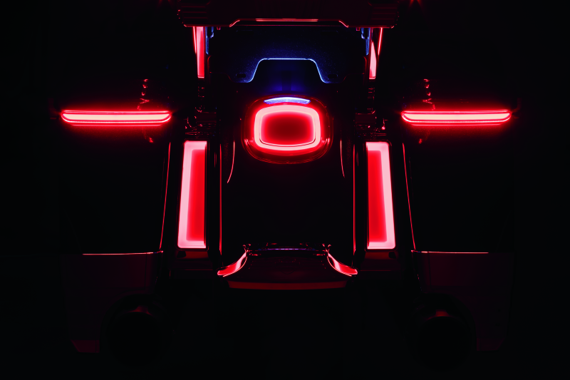 Kuryakyn 2910 Tracer LED Taillight Red Lens With License Light - User 1