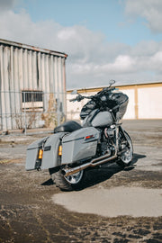 2017-2026 M8 BAGGER - FULL LENGTH "WORKS EDITION" TURNPIKE