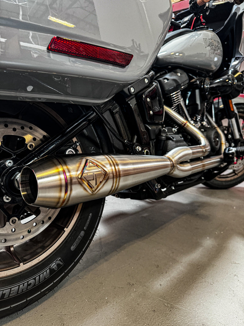 2018-2026 M8 SOFTAIL - MID LENGTH "ELSINORE"