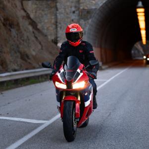 Shoei X-fifteen Marquez 8