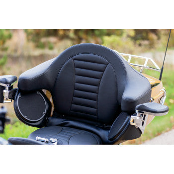 Mustang Deluxe Pad - 79014 For Harley Touring 2014-2025