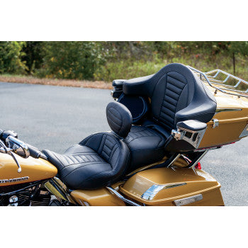 Mustang Deluxe Pad - 79014 For Harley Touring 2014-2025