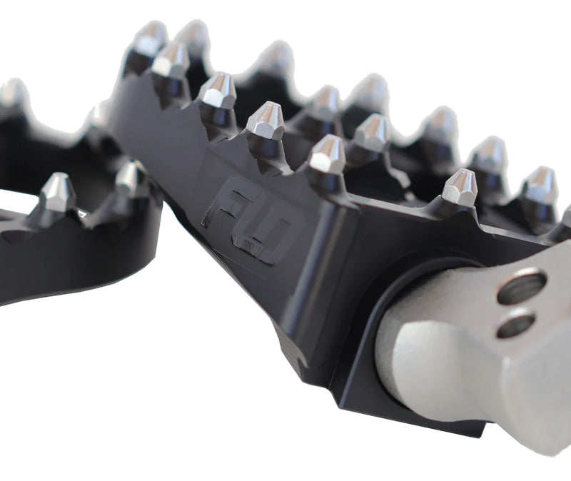FLO MOTORSPORTS 2018-2022 HARLEY SOFTAIL M8/PAN AMERICA MX PEGS - Black